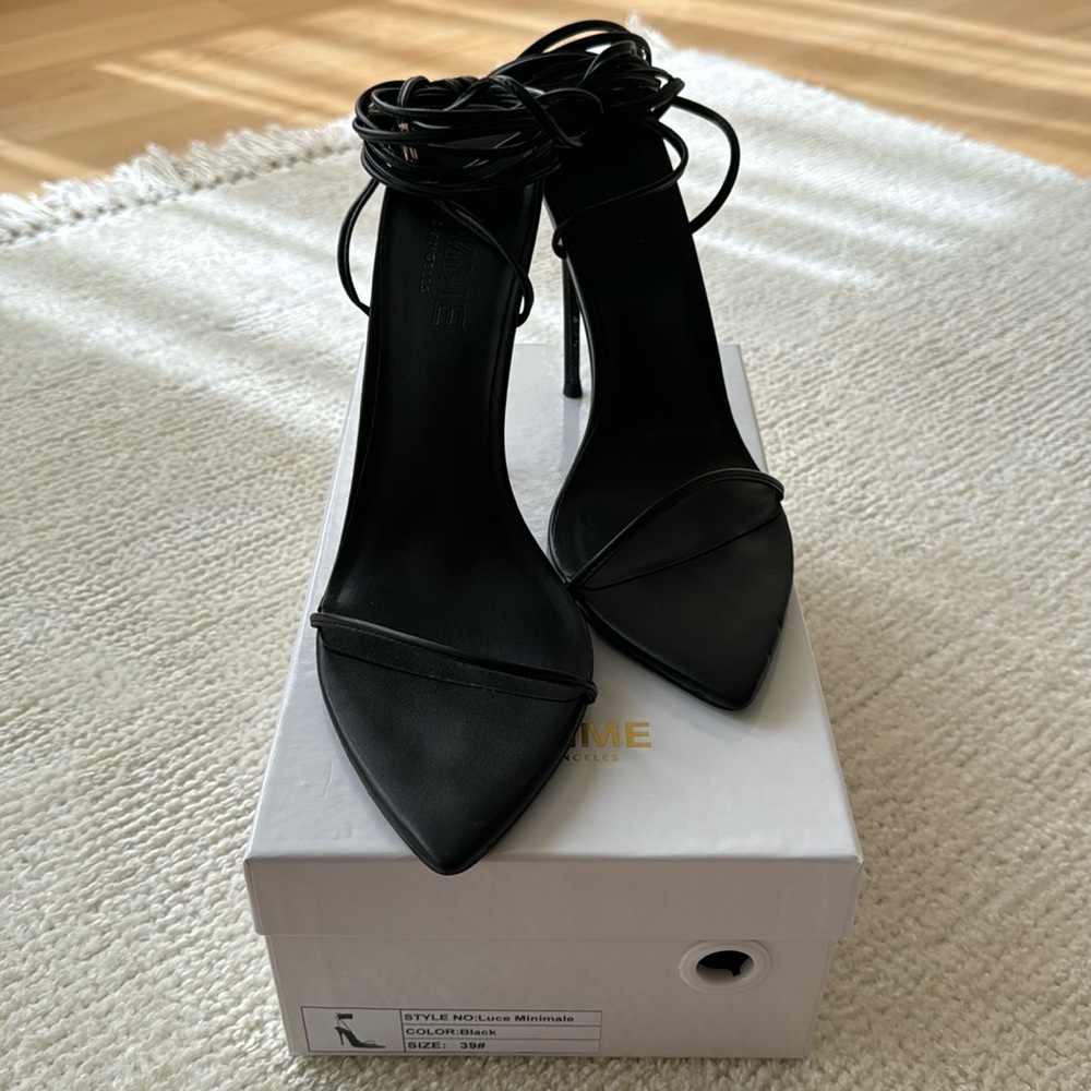 Femme La Luce Minimale Black Stiletto Heel
